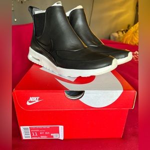 Nike Air Max Thea Mid Women's Shoe (Premium)